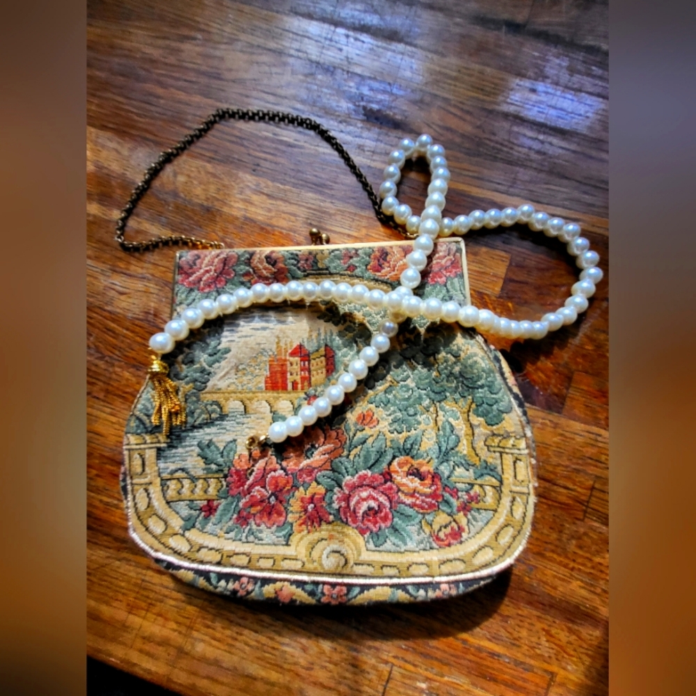 Vintage embroidered handbag